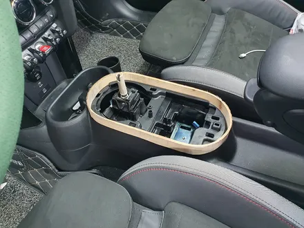 BMW 미니쿠퍼 3.5세대 F57 컨버터블 차주분이 요청하신 전자기어봉 포지션을 모두 수정하여 편리하게 조작하실수 있도록 올려드렸습니다.~~^^ / 서울 도봉구