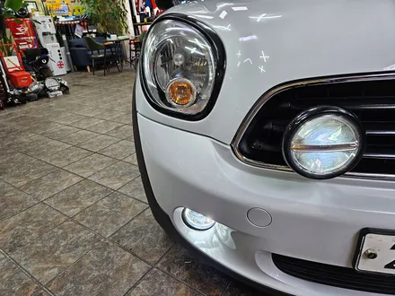 BMW 미니쿠퍼 R60 컨트리맨 가져오신 미니 LED 데이라이트 장착으로 차량에 스타일을 변신시켜 드렸습니다.~~~^^ / 서울 도봉구