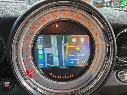 BMW 미니쿠퍼 2세대 R56 쌍둥이 미니쿠퍼에 편리한 아이폰 카플레이 안드로이드 오토를 동시에 진행하여 드렸습니다.~^^~~^^ / 서울 도봉구