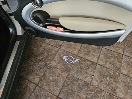BMW 미니쿠퍼 R58 쿠페 순정모니터 연동 후방카메라 장착으로 안전하게 후진하시고 고휘도 LED 교환과 도어라이트 교환으로 차량에 스타일을 살려드렸습니다.~~~^^ / 서울 도봉구