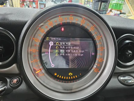 BMW 미니쿠퍼 R56 기존 칙칙한 누렁이 할로겐 라이트를 자동차 검사에도 통과되는 인증제품 고휘도 LED 라이트 교환과 함께 엔진오일 브레이크등 경고등 모두 말끔히 해결!~~^^ / 서울 도봉구