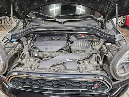 BMW 미니쿠퍼 F60 컨트리맨 수명이 다한 메인 AGM 배터리 교환으로 차량에 전력시스템 컨디션을 살려드렸습니다.~~~^^ / 서울 도봉구
