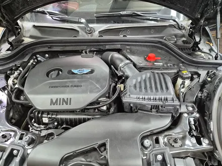 BMW 미니쿠퍼 F56 수명이 다한 AGM 메인 배터리를 신품으로 교환하여 차량에 전력 컨디션을 회복시켜 드렸습니다.~~~^^ / 서울 도봉구