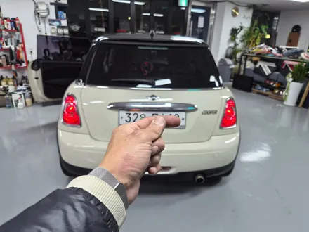 BMW 미니쿠퍼 R56 차량전체점검과 함께 엔진오일보충 고질병 브레이크등 경고등을 모두 말끔히 수리하여 스트레스에서 해방시켜 드렸습니다.ㅎㅎ / 서울 도봉구