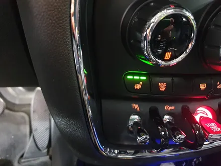 BMW 미니쿠퍼 F54 클럽맨 고장난 순정열선시트 기능을 모두 말끔히 수리하여 차량에서 이제 따뜻하게 지내실수 있습니다.~~~^^ / 서울 도봉구