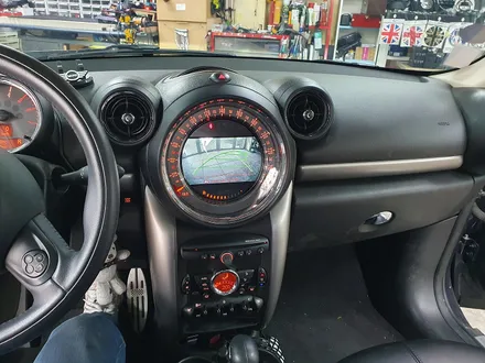 BMW 미니쿠퍼 R60 컨트리맨 순정모니터 적화현상을 모두 해결해드리고 고장난 순정 M BOX 탈거와 AUX노이즈제거 후방카메라 추가 장착으로 스트레스를 해방시켜 드렸습니다.~~~ / 서울 도봉구