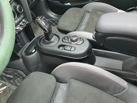BMW 미니쿠퍼 3.5세대 F57 컨버터블 차주분이 요청하신 전자기어봉 포지션을 모두 수정하여 편리하게 조작하실수 있도록 올려드렸습니다.~~^^ / 서울 도봉구