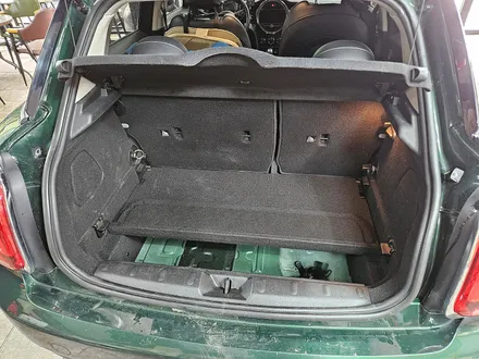 BMW 미니쿠퍼 F54 JCW 클럽맨 가져오신 센터게이지를 장착하여 드리고 F56 트렁크 누수현상을 모두 잡아드렸습니다.~~~^^ / 서울 도봉구