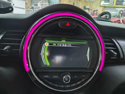 BMW 미니쿠퍼 F56 수명이 다한 AGM 메인 배터리를 신품으로 교환하여 차량에 전력 컨디션을 회복시켜 드렸습니다.~~~^^ / 서울 도봉구