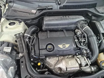 BMW 미니쿠퍼 R55 클럽맨 엔진오일 누유현상을 헤드커버 교환으로 잡아드렸습니다.~~~^^ / 서울 도봉구
