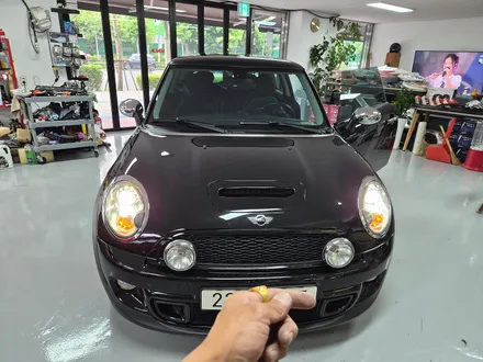 BMW 미니쿠퍼 R56 가져오신 드라이빙램프 장착으로 차량에 스타일을 변신시켜 드렸습니다.~~~^^ / 서울 도봉구