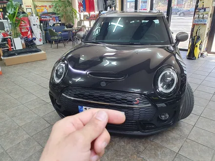 BMW 미니쿠퍼 F54 클럽맨 주차중 파손된 전면그릴을 모두 교환하여 드렸습니다.~~~^^ / 서울 도봉구