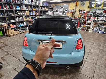 BMW 미니쿠퍼 2세대 R56 칙칙한 황구 누렁이 전구를 고휘도 LED 벌브로 교환하여 차량에 스타일을 살리고 수명이 다한 배터리를 AGM 배터리로 교환하여 차량에 컨디션을 회복~ / 서울 도봉구