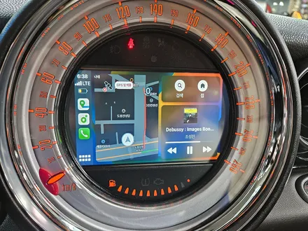 BMW 미니쿠퍼 2세대 R56 쌍둥이 미니쿠퍼에 편리한 아이폰 카플레이 안드로이드 오토를 동시에 진행하여 드렸습니다.~^^~~^^ / 서울 도봉구