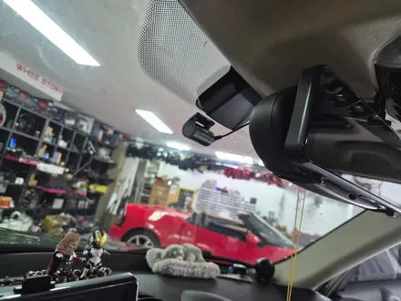 BMW 미니쿠퍼 R60  컨트리맨 깔끔한 파인뷰 룸미러 블랙박스 장착과 함께 수명이 다한 리모컨 배터리를 교환하여 스트레스에서 해방시켜 드렸습니다.ㅎㅎ / 서울 도봉구