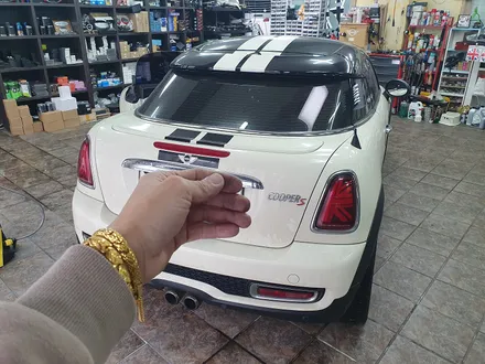 BMW 미니쿠퍼 2세대 R58 쿠페 저번 이벤트 당첨되신 면발광 데이라이트 라이트 장착으로 차량이 더욱더 산뜻합니다.~~~^^ / 서울 도봉구