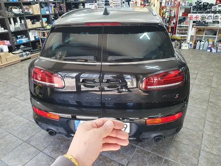 BMW 미니쿠퍼 F54 클럽맨 주차중 파손된 전면그릴을 모두 교환하여 드렸습니다.~~~^^ / 서울 도봉구
