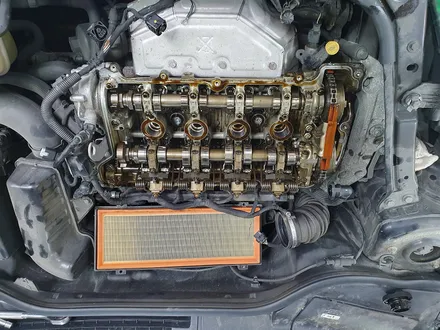 BMW 미니쿠퍼 R55 클럽맨 엔진헤드 로커암 커버 가스켓 파손으로 누유가 심한 상태를 커버 앗세이 교환등 소모품 코일 점화플러그 엔진오일 전체 점검으로 차량에 컨디션을 UP~~~ / 서울 도봉구