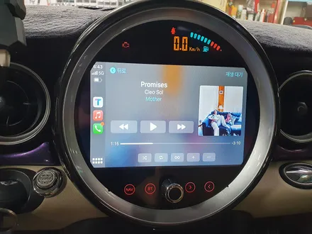 BMW 미니쿠퍼 R55 클럽맨 기존 고장난 사제비부를 모두 탈거하고 카플레이가 지원되는 비부로 교환하여 스트레스를 해방시켜 드렸습니다.~~~^^ / 서울 도봉구