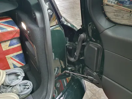 BMW 미니쿠퍼 F54 JCW ALL4 클럽맨 순정 블랙박스를 모두 탈거하고 신형 왕눈이 블랙박스 장착으로 안심하고 녹화를 하실수 있습니다.~~~^^ / 서울 도봉구