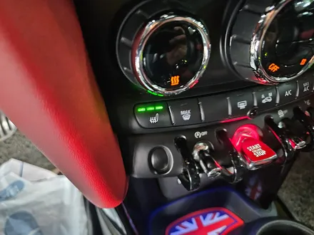 BMW 미니쿠퍼 F56 JCW 고장난 순정열선시트 수리로 올겨울 따뜻하게 보내실수있도록 하여 드렸습니다.~~~^^ / 서울 도봉구