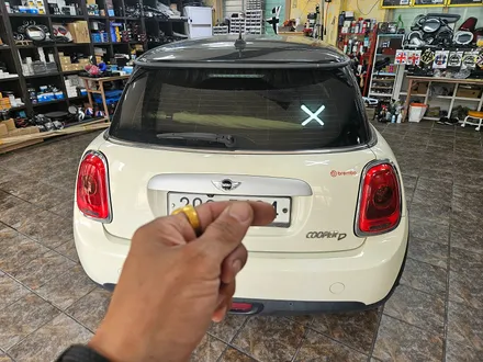 BMW 미니쿠퍼 F56 수명이 다한 브레이크패드를 브렘보 패드로 교환하여 컨디션을 회복시켜 드렸습니다.~~~~^^ / 서울 도봉구