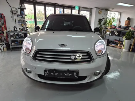 BMW 미니쿠퍼 R60 컨트리맨 산뜻하고 깜찍한 무빙 면발광 데이라이트 장착으로 차량에 스타일을 살려 드렸습니다.~~~^^ / 서울 도봉구