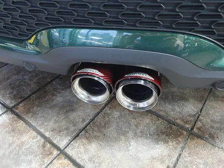 BMW 미니쿠퍼 2세대 R56 전기 전장 먹통현상 손상된 FRM 모듈을 교환후 인코딩후 모두 정상적으로 살려드렸으며 JCW 레드와인 카본 머플러팁 장착으로  포인트를 주었습니다. / 서울 도봉구