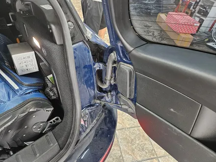 BMW 미니쿠퍼 F56 먹통된 클락션을 말끔히 수리하여드리고 F54 클럽맨 가져오신 블랙박스 장착과 수명이 다한 AGM 배터리를 교환하여 드렸습니다.~~~^^ / 서울 도봉구