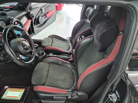 BMW 미니쿠퍼 F56 JCW 고장난 순정 열선시트 기능을 수리하여 모두 정상적으로 살려드렸습니다.~~~^^ / 서울 도봉구
