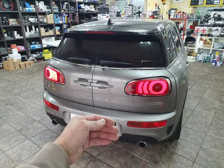 BMW 미니쿠퍼 F54 클럽맨 고장난 순정열선시트 기능을 모두 말끔히 수리하여 차량에서 이제 따뜻하게 지내실수 있습니다.~~~^^ / 서울 도봉구