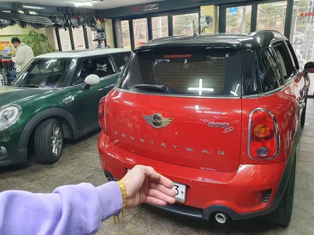 BMW 미니쿠퍼 2세대 R55 클럽맨 시안성 좋은 LED라이트 벌브 교환과 AUX 노이즈제거 F56 미니쿠퍼 와이드미러 교환과 R60 컨트리맨 프로그램오류 인코딩을 완료했습니다.^ / 서울 도봉구