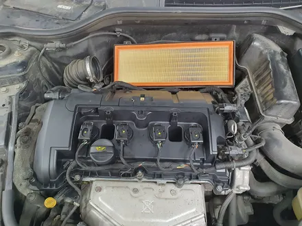 BMW 미니쿠퍼 R55 클럽맨 엔진헤드 로커암 커버 가스켓 파손으로 누유가 심한 상태를 커버 앗세이 교환등 소모품 코일 점화플러그 엔진오일 전체 점검으로 차량에 컨디션을 UP~~~ / 서울 도봉구