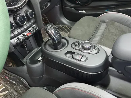BMW 미니쿠퍼 3.5세대 F57 컨버터블 차주분이 요청하신 전자기어봉 포지션을 모두 수정하여 편리하게 조작하실수 있도록 올려드렸습니다.~~^^ / 서울 도봉구
