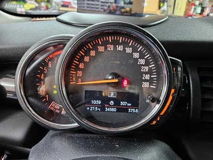 BMW 미니쿠퍼 F56 소모품 브레이크패드를 성능좋은 세라믹 패드 브렘보 브레이크 패드교환으로 제동력과 정숙성을 살려드렸습니다.~~~^^ / 서울 도봉구