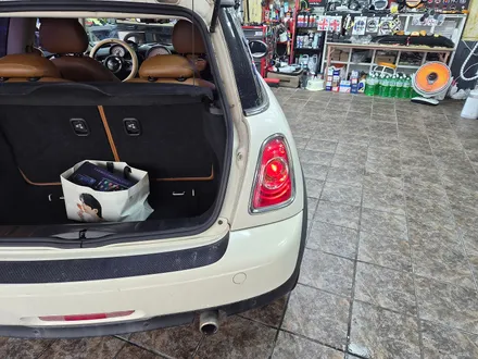 BMW 미니쿠퍼 R56 편리한 오토라이트모듈 장착과 함께 손상된 FRM 모듈교환 고질병 브레이크등을 수리하여 모든 스트레스에서 해방시켜 드렸습니다.~~~^^ / 서울 도봉구