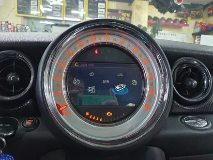 BMW 미니쿠퍼 R55 클럽맨 기존 고장난 아이나비 M박스를 모두 탈거하고 편리한 안드로이드오토 카플레이 장착으로 차량이 더욱더 편리해집니다.~~~^^ / 서울 도봉구