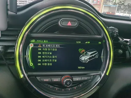 BMW 미니쿠퍼 3세대 F56 소모품 브레이크 패드를 성능좋은 브렘보 브레이크 패드로 교환하여 차량에 컨디션을 회복시켜 드렸습니다.~~~^^ / 서울 도봉구