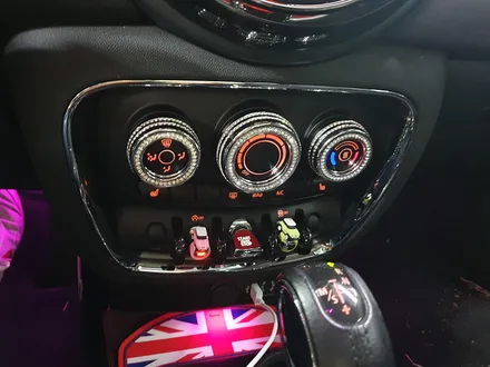 BMW F54 클럽맨 작동불능 순정 열선시트 기능을 모두 살려드려 꽃샘추의날씨에 따뜻하게 보내실수 있도록 하여 드렸습니다.~~~^^ / 서울 도봉구