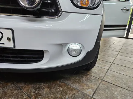 BMW 미니쿠퍼 R60 컨트리맨 가져오신 미니 LED 데이라이트 장착으로 차량에 스타일을 변신시켜 드렸습니다.~~~^^ / 서울 도봉구
