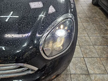 BMW 미니쿠퍼 R61 페이스맨 수명이다한 라이트를 오스람 벌브로 교체및 배터리 LED튜닝 리모컨배터리 본넷방음으로 차량에 불편함을 개선하여 드렸습니다.~~~^^ / 서울 도봉구