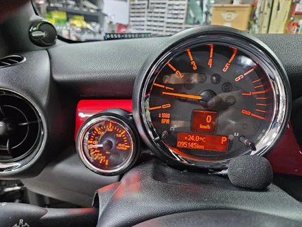 BMW 미니쿠퍼 R56 JCW 가져오신 터보 부스터 게이지 장착으로 주행중 갬성마력을 올려 드렸습니다.~~~~~~^^ / 서울 도봉구