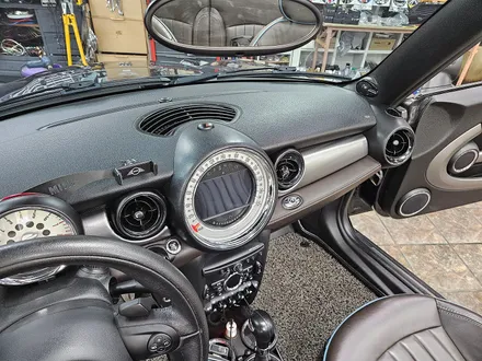BMW 미니쿠퍼 R57 컨버터블 갬성마력 순정연동 송풍구 엠비언트 장착으로 야간에 실내 분의기가 확 변신됩니다.~~~^^ / 서울 도봉구