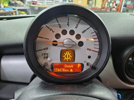 BMW 미니쿠퍼 R55 클럽맨 고장난 브레이크등을 모두 말끔히 수리하여 경고등 스트레스에서 해방시켜 드렸습니다.~~~^^ / 서울 도봉구