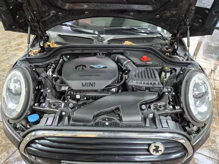 BMW 미니쿠퍼 F56 수명이 다한 AGM 메인 배터리를 신품으로 교환하여 차량에 전력 컨디션을 회복시켜 드렸습니다.~~~^^ / 서울 도봉구