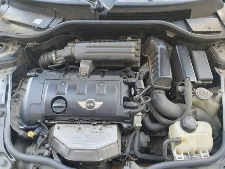 BMW 미니쿠퍼 R55 클럽맨 엔진헤드 로커암 커버 가스켓 파손으로 누유가 심한 상태를 커버 앗세이 교환등 소모품 코일 점화플러그 엔진오일 전체 점검으로 차량에 컨디션을 UP~~~ / 서울 도봉구