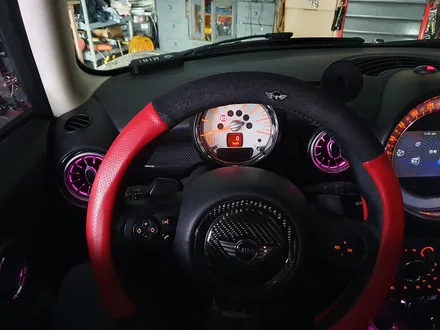 BMW 미니쿠퍼 2세대 R56 순정엠비언트 라이트 연동 송풍구 엠비언트 장착으로 차량에 실내갬성마력을 1000마력 상승시켜 드렸습니다.~~~^^ / 서울 도봉구