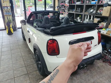 BMW 미니쿠퍼 3.5세대 F57 컨버터블 차주분이 요청하신 전자기어봉 포지션을 모두 수정하여 편리하게 조작하실수 있도록 올려드렸습니다.~~^^ / 서울 도봉구