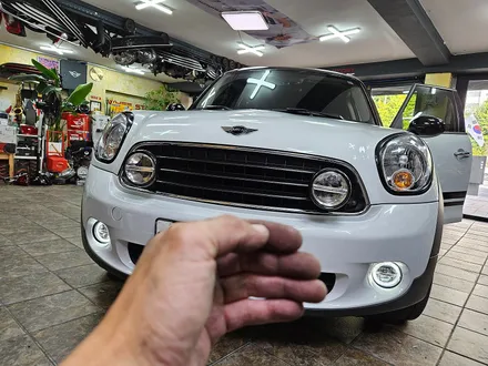 BMW 미니쿠퍼 R60 컨트리맨 가져오신 미니 LED 데이라이트 장착으로 차량에 스타일을 변신시켜 드렸습니다.~~~^^ / 서울 도봉구