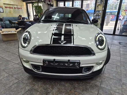 BMW 미니쿠퍼 R58 쿠페 주문하여 가져오신 미니전용 애프터 마켓 LED 데이라이트 라이트교환과 편의장치 락폴딩 유니언잭 테일램프 교환으로 차량에 스타일을 변신시켜 드리고 광명을 / 서울 도봉구